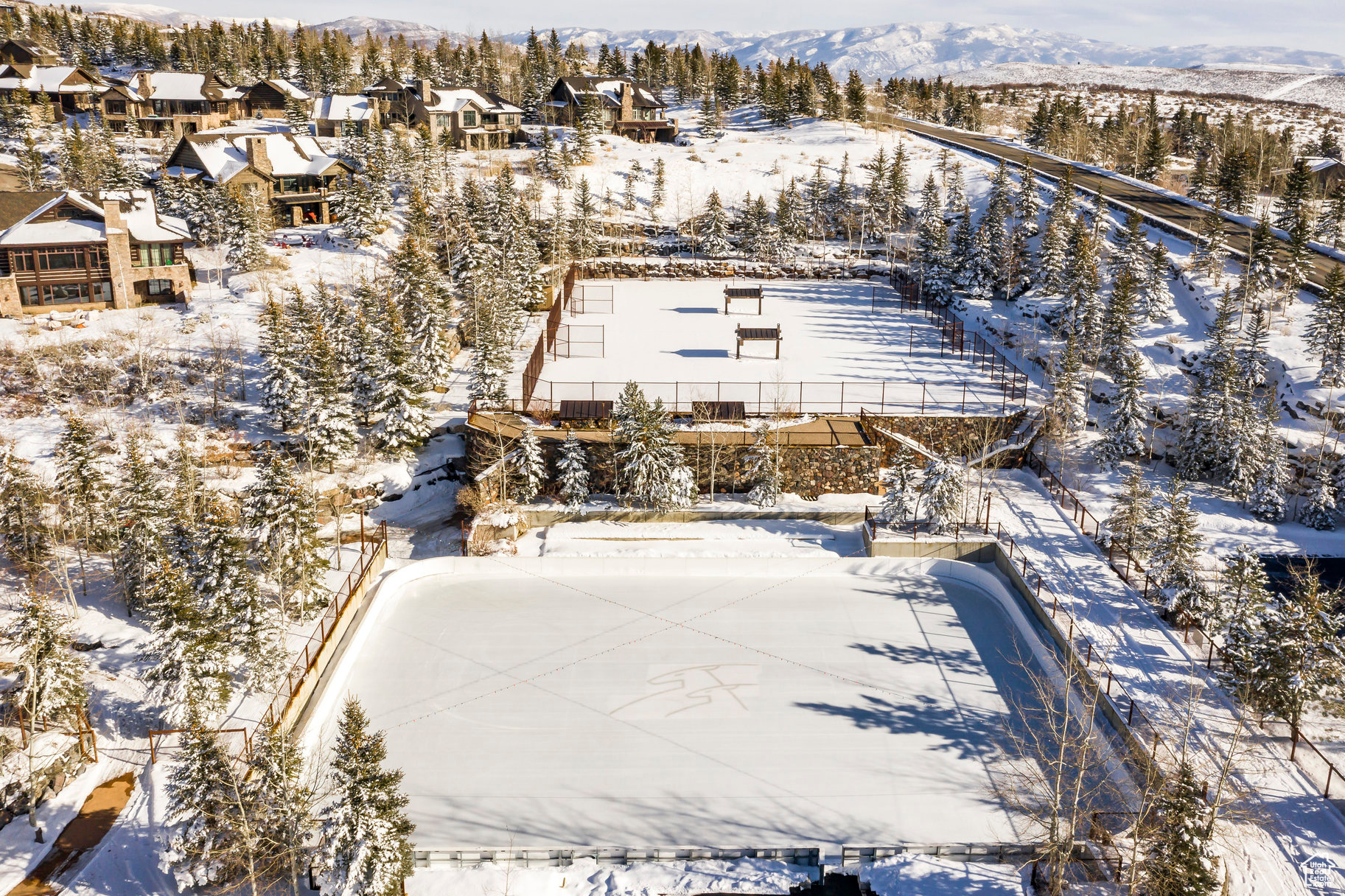 THE HOMESTEADS - Land