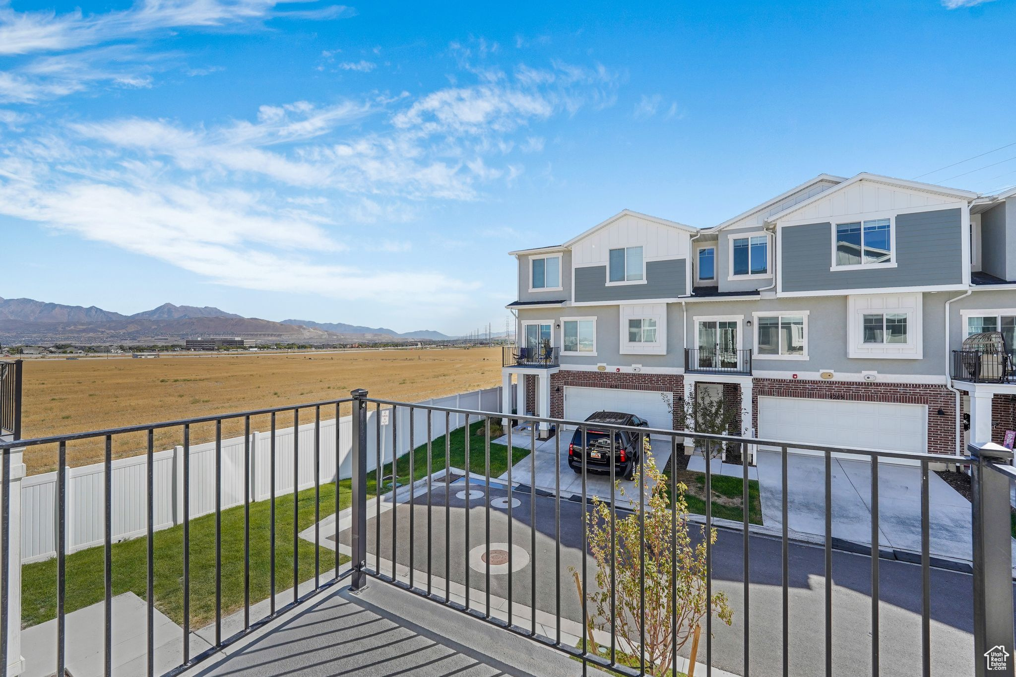 PARKSIDE - Residential