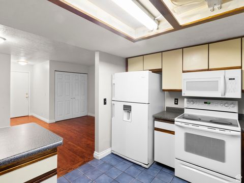 Tiny photo for 370 E PARK CREEKE LN, South Salt Lake, UT 84115 (MLS # 2117117)