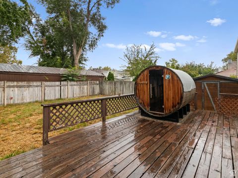 Tiny photo for 370 E PARK CREEKE LN, South Salt Lake, UT 84115 (MLS # 2117117)
