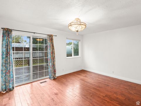 Tiny photo for 370 E PARK CREEKE LN, South Salt Lake, UT 84115 (MLS # 2117117)