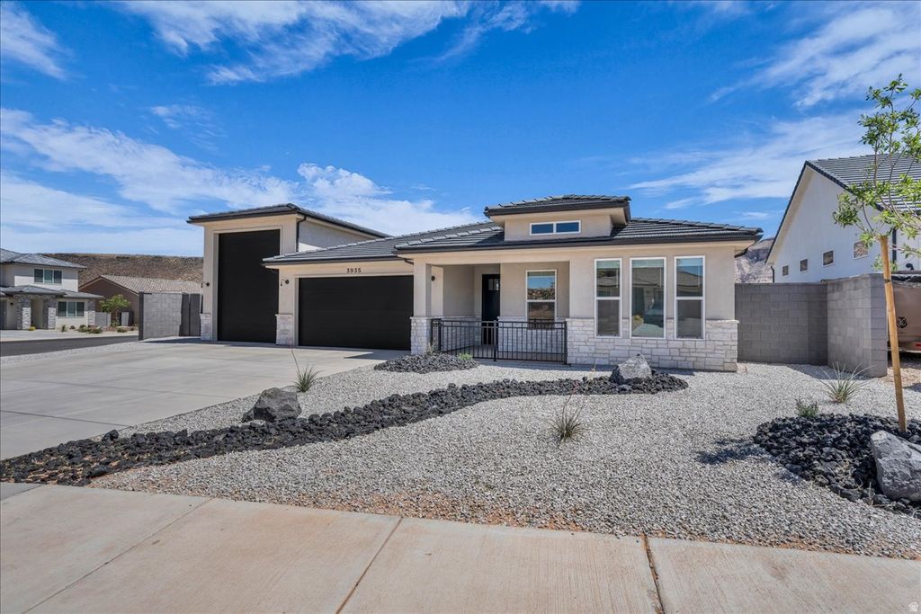 Photo of 3935 S 2160 W, Hurricane, UT 84737 (MLS # 2153541)