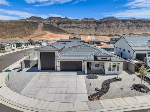 Photo of 3935 S 2160 W, Hurricane, UT 84737 (MLS # 2153541)