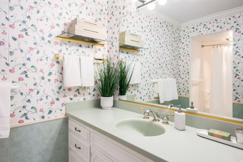 Tiny photo for 875 S DONNER WAY E #302, Salt Lake City, UT 84108 (MLS # 2135140)