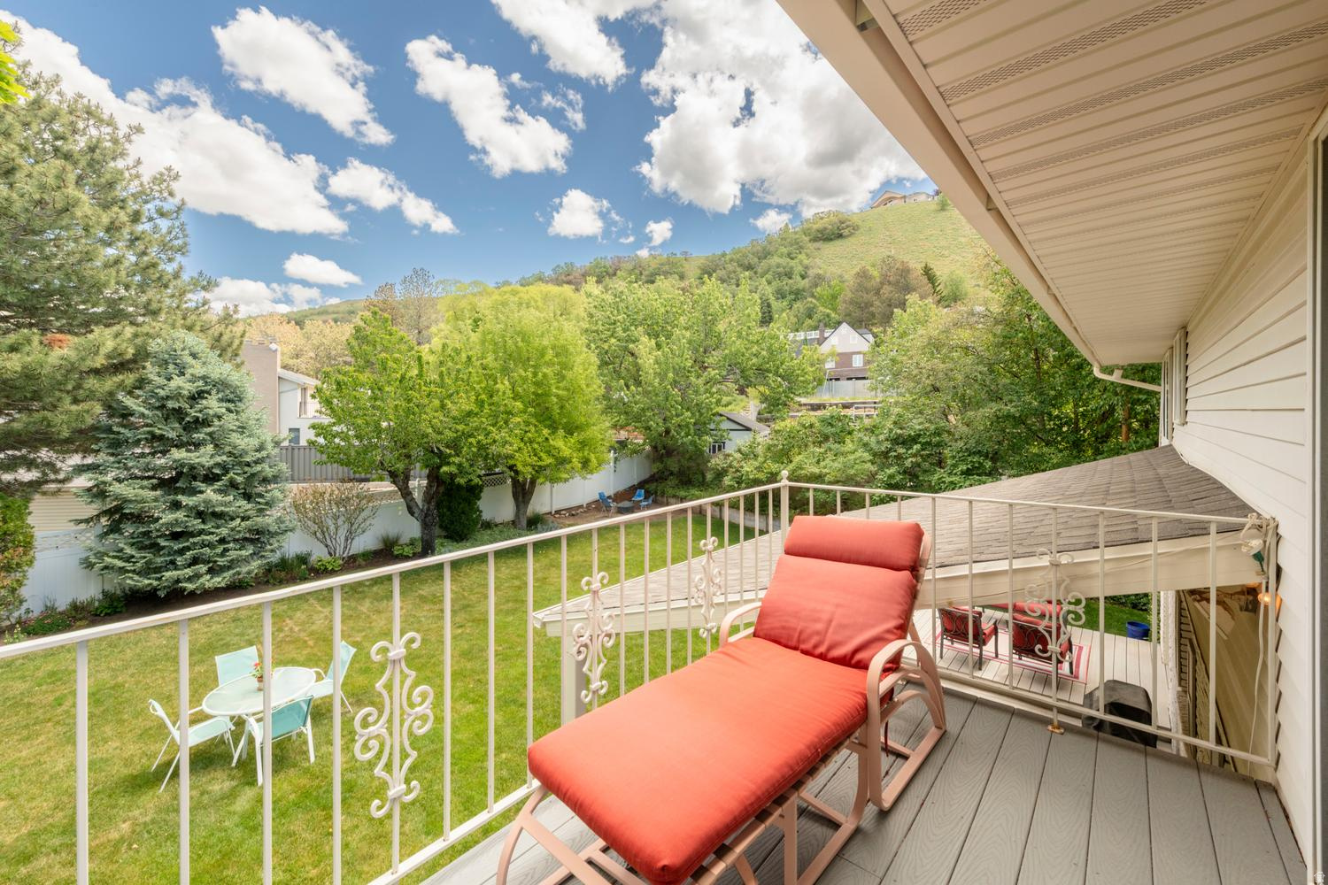 CHELSEA COVE - Residential