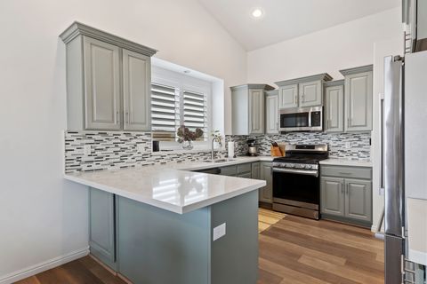 Tiny photo for 882 S DAISY DR, Fruit Heights, UT 84037 (MLS # 2146304)