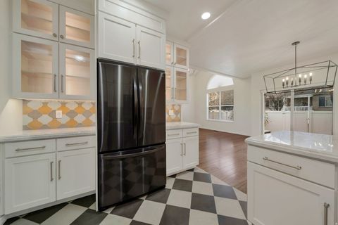 Tiny photo for 1360 E OLD MAPLE CT, Murray, UT 84117 (MLS # 2123911)