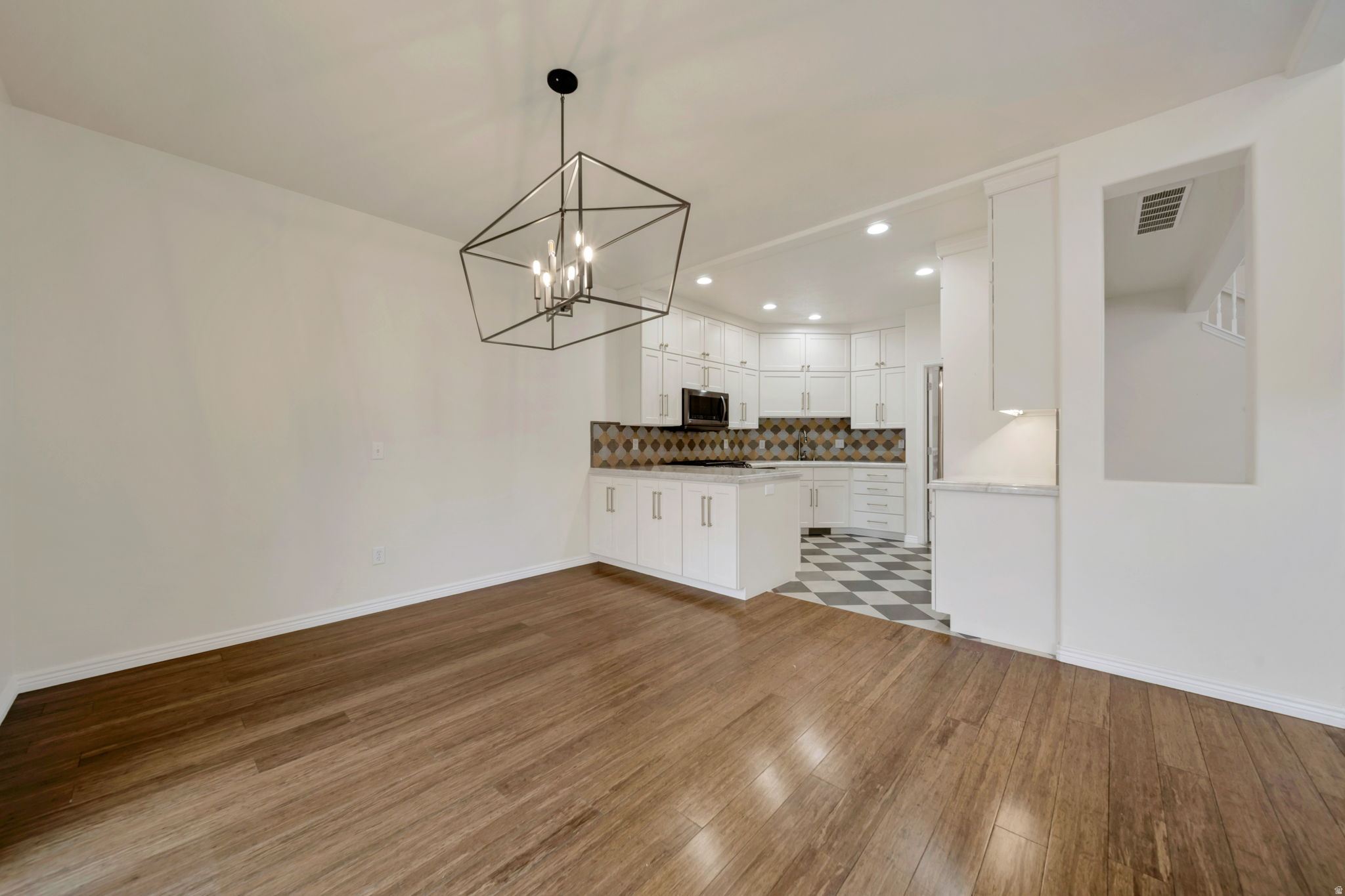 MAPLE RIDGE PHASE 3 CONDO - Residential