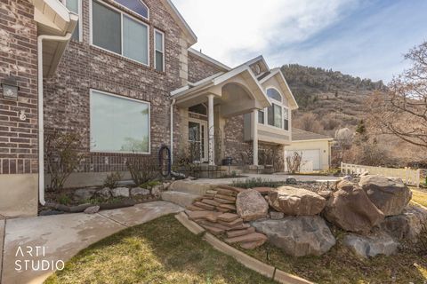 Tiny photo for 2522 N 1600 E, North Ogden, UT 84414 (MLS # 2133245)