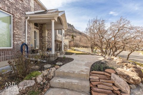 Tiny photo for 2522 N 1600 E, North Ogden, UT 84414 (MLS # 2133245)