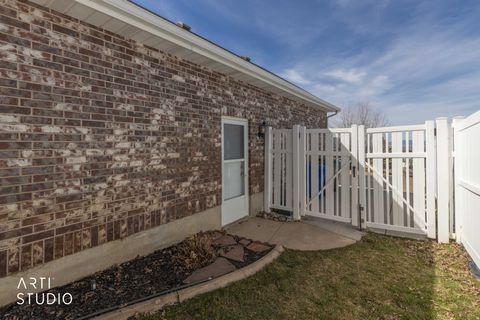 Tiny photo for 2522 N 1600 E, North Ogden, UT 84414 (MLS # 2133245)