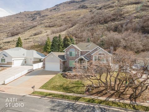 Tiny photo for 2522 N 1600 E, North Ogden, UT 84414 (MLS # 2133245)