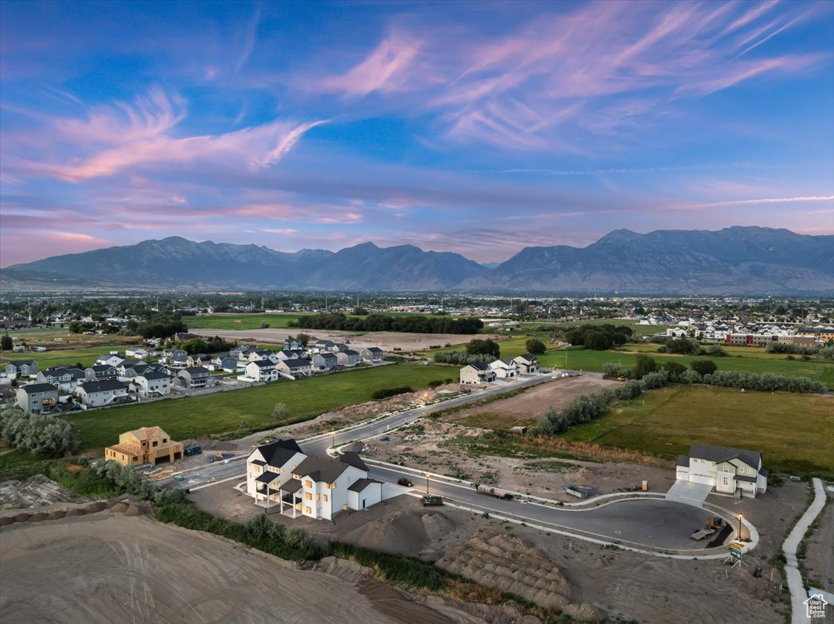NORTH LAKE MEADOWS - Residential
