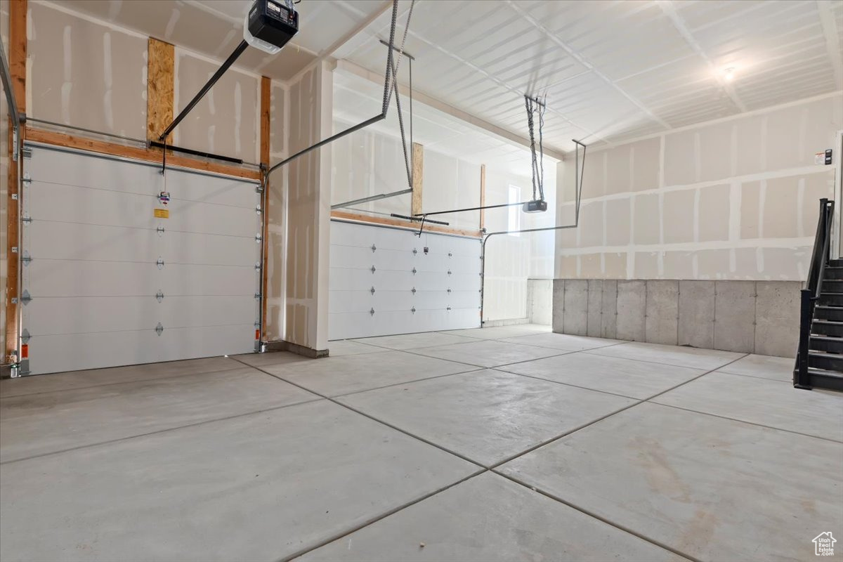 NORTH LAKE MEADOWS - Residential