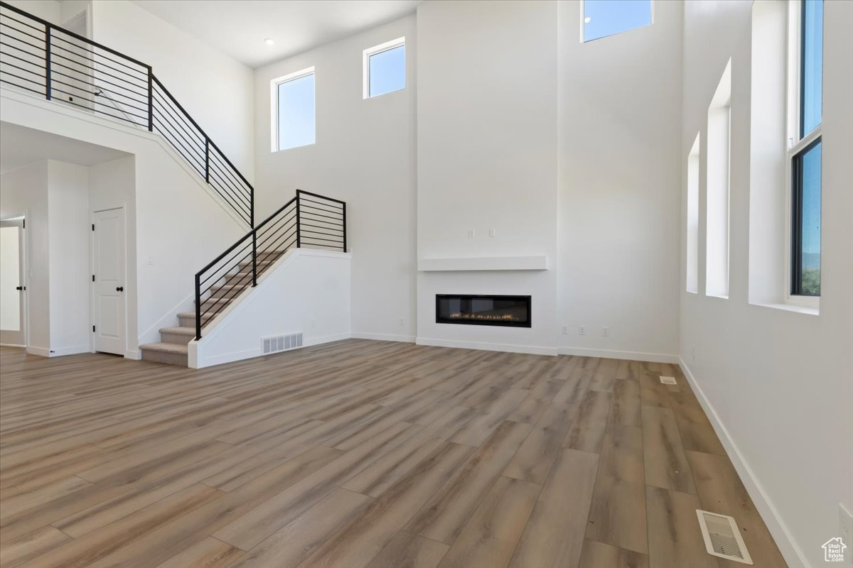 NORTH LAKE MEADOWS - Residential