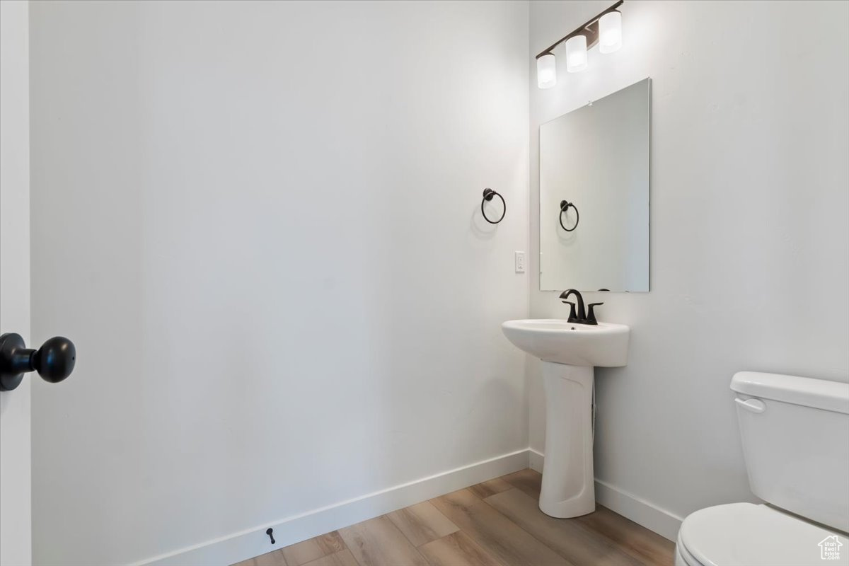 NORTH LAKE MEADOWS - Residential