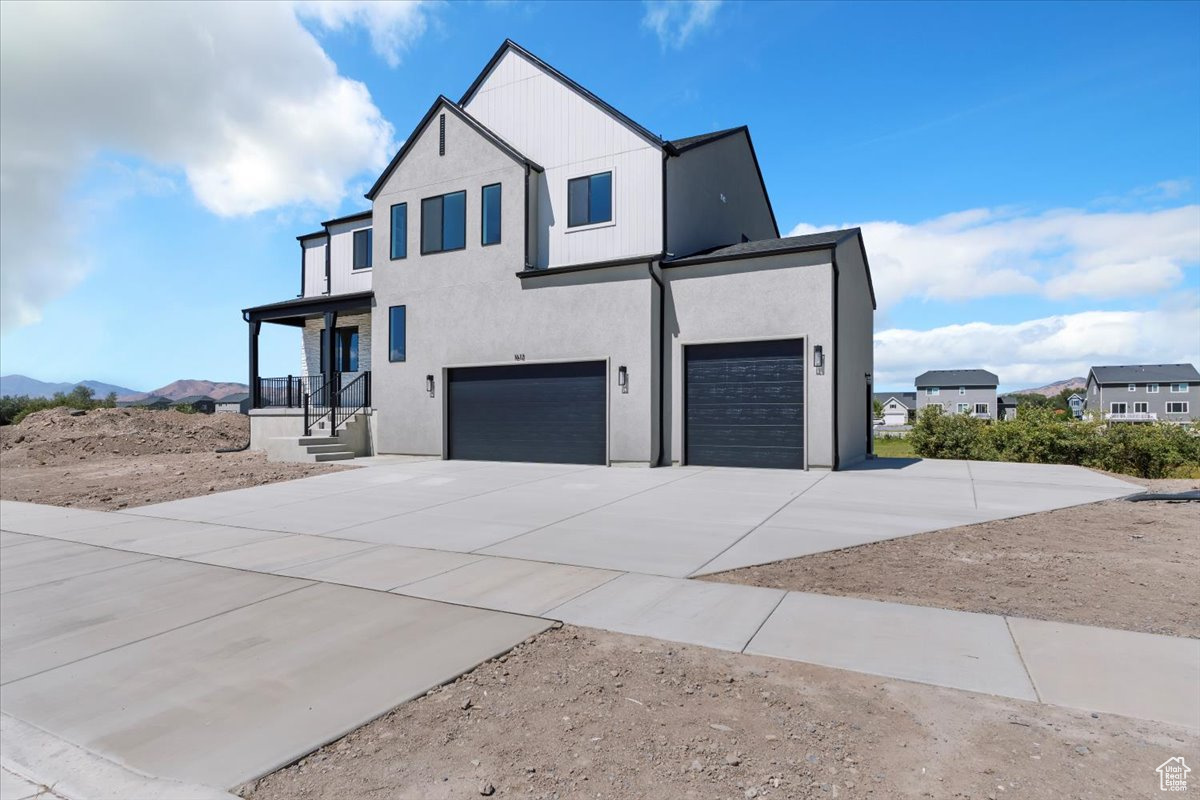 NORTH LAKE MEADOWS - Residential