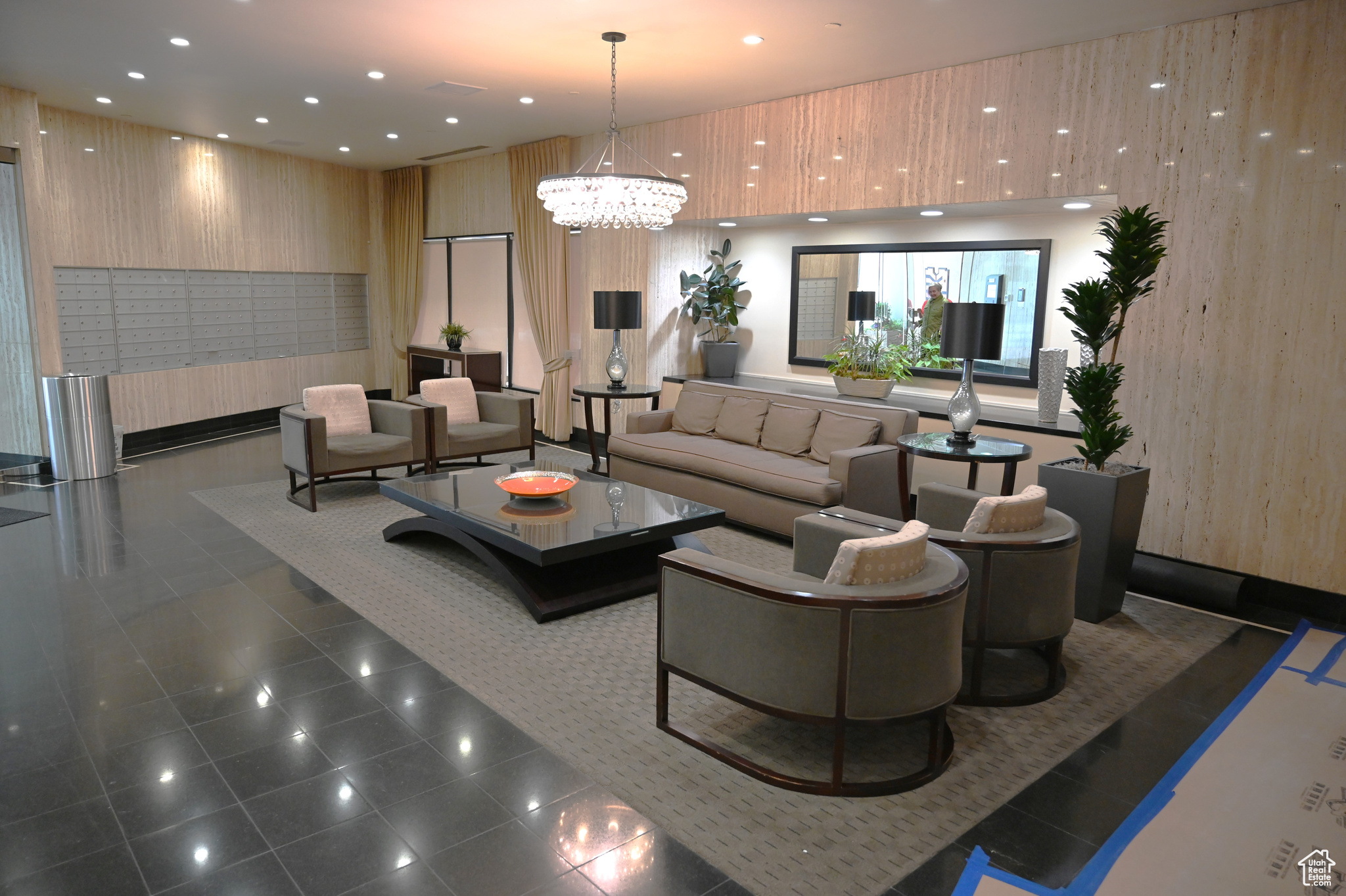 AMERICAN TOWERS - Residential