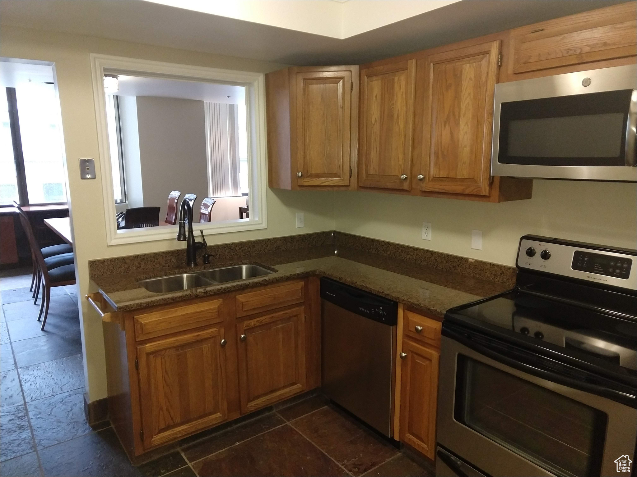 AMERICAN TOWERS - Residential