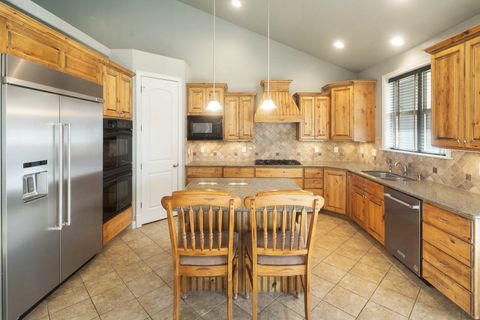 Tiny photo for 1997 W CRESCENT DR, Mapleton, UT 84664 (MLS # 2147849)