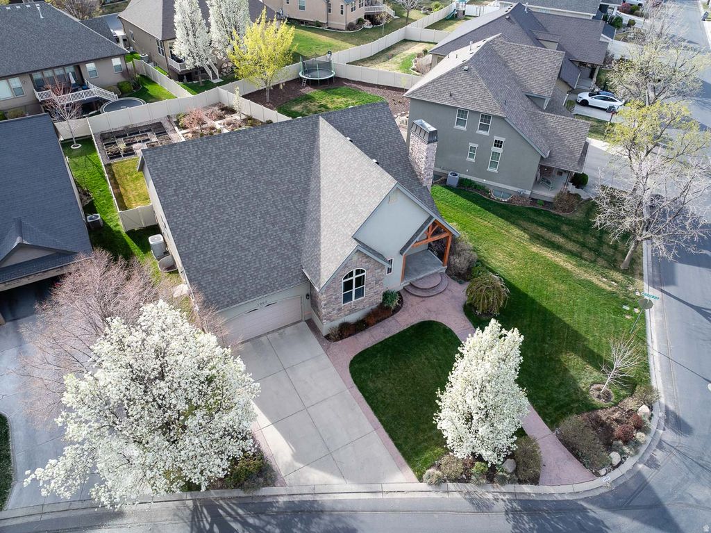 Photo of 1997 W CRESCENT DR, Mapleton, UT 84664 (MLS # 2147849)