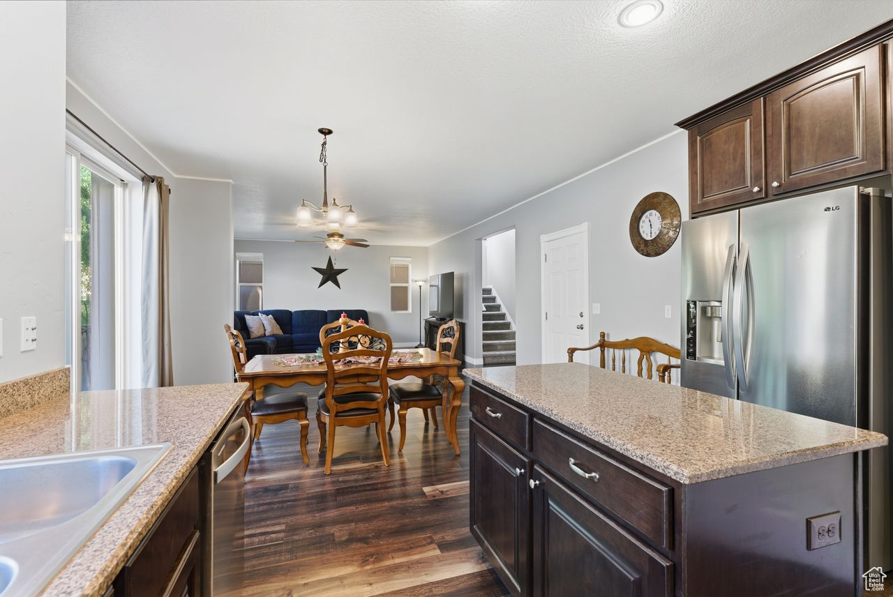 MAPLE HOLLOW -SUNCREST - Residential