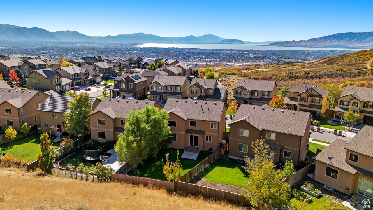 MAPLE HOLLOW -SUNCREST - Residential