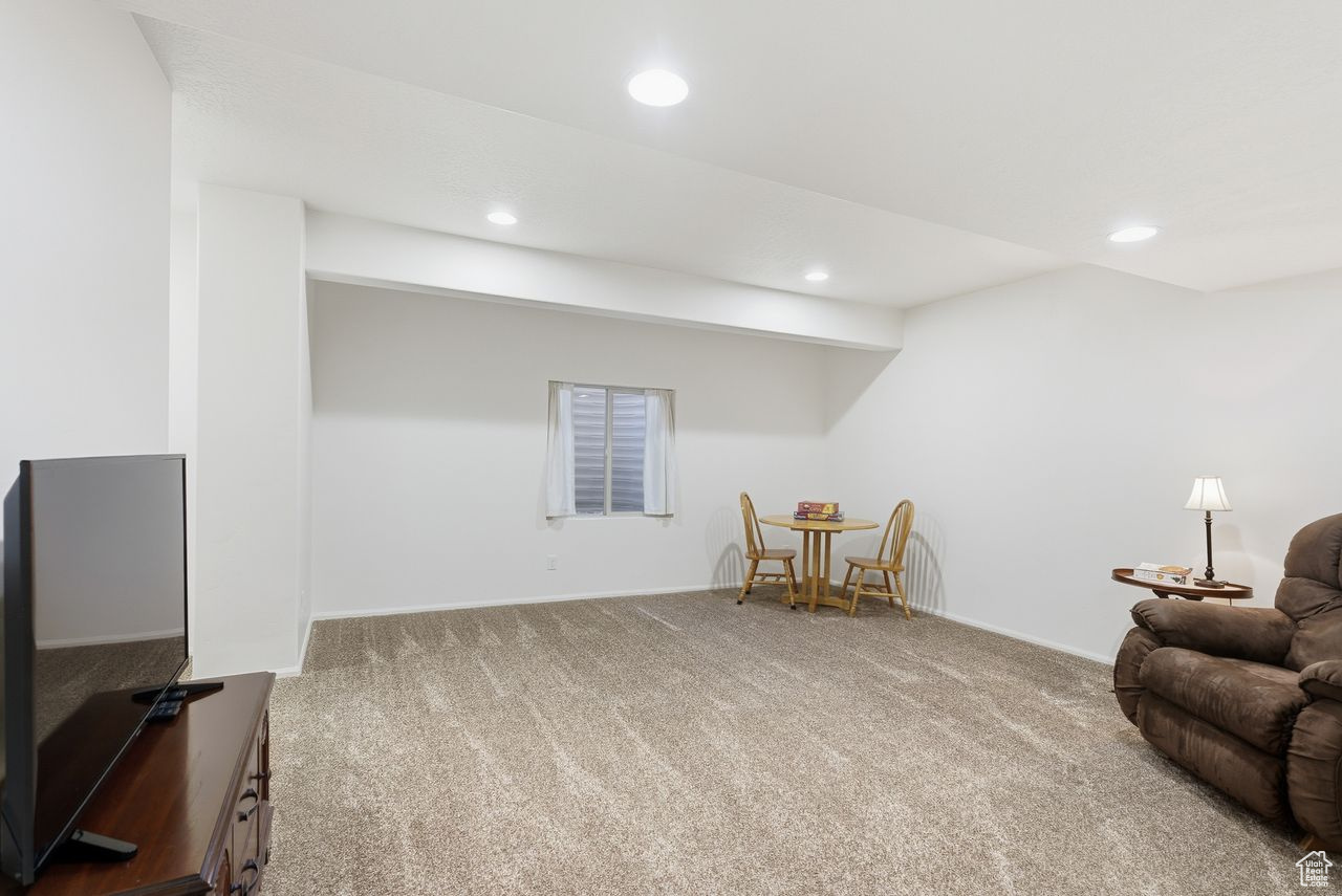 MAPLE HOLLOW -SUNCREST - Residential