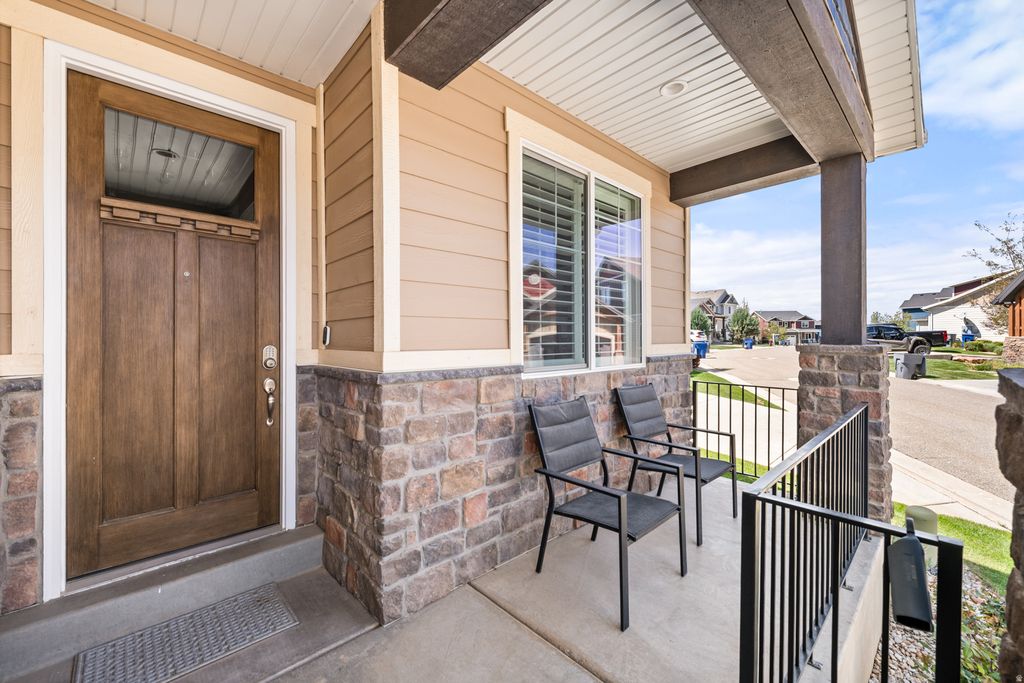 Photo of 306 E BELLA VIDA DR, North Salt Lake, UT 84054 (MLS # 2152437)