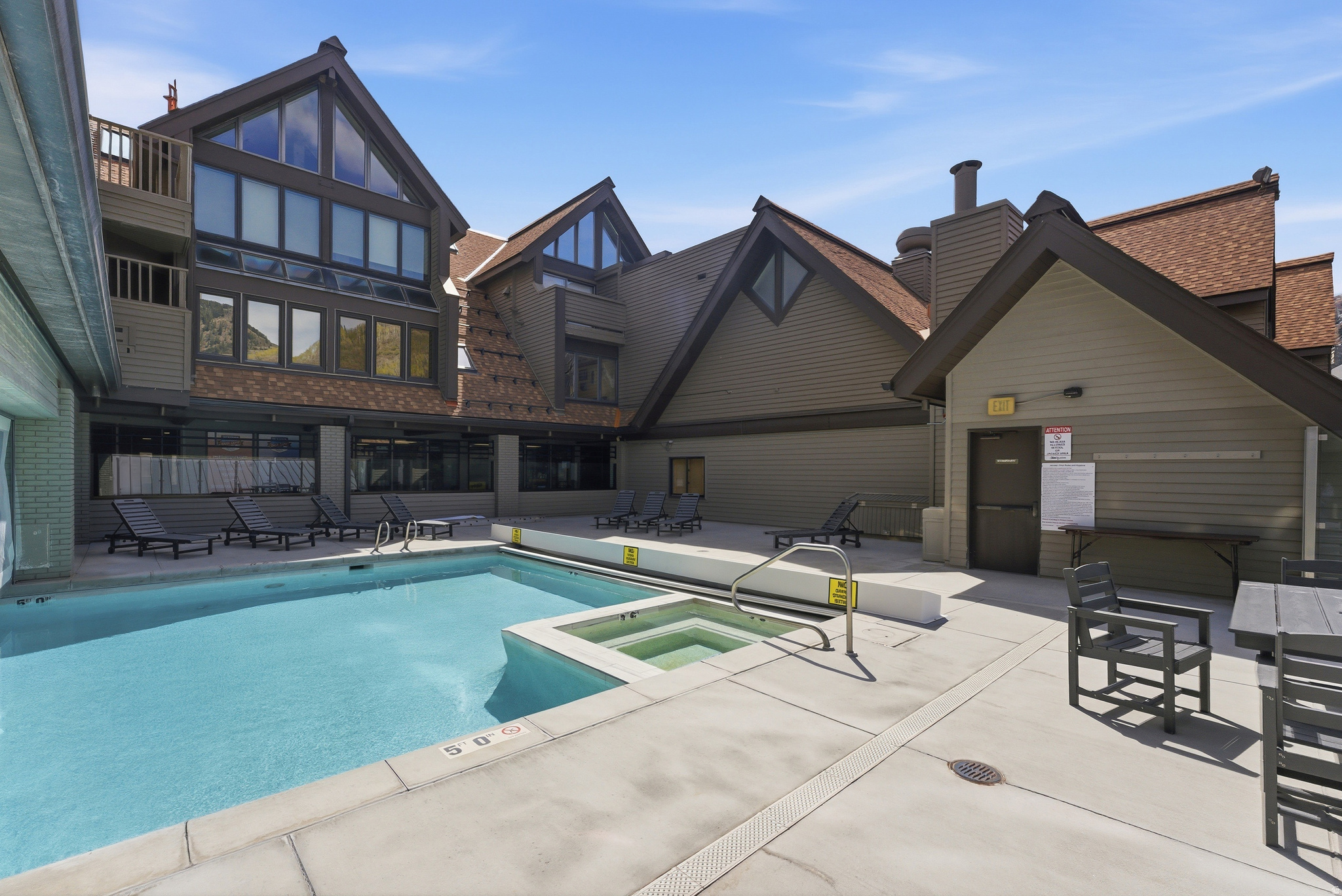 RESORT CENTER - Residential