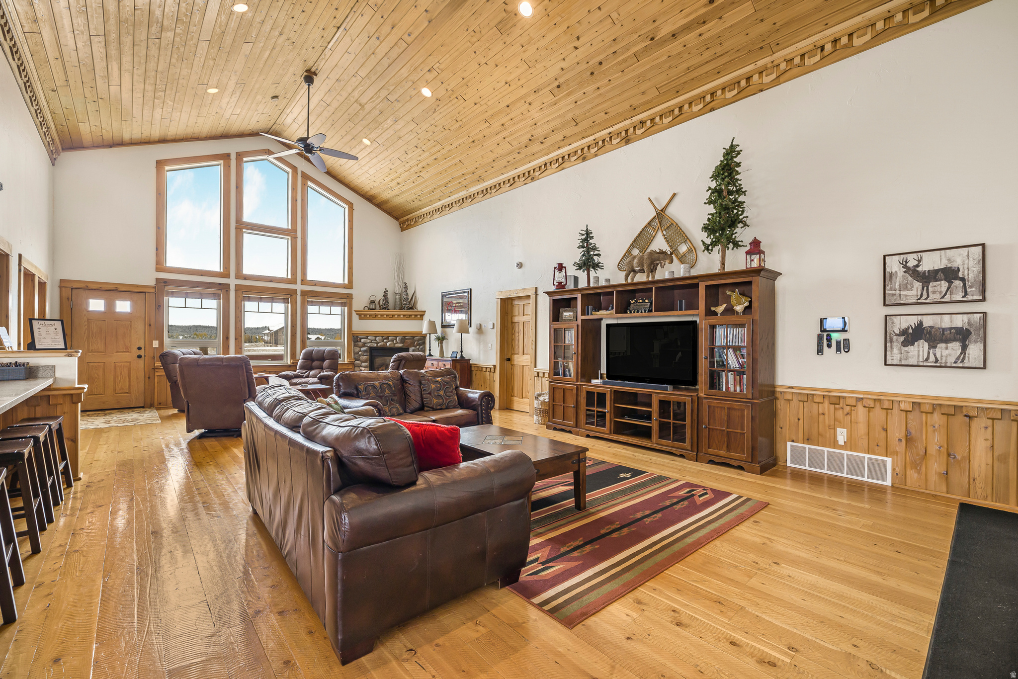 CENTENNIAL SHORES - Residential