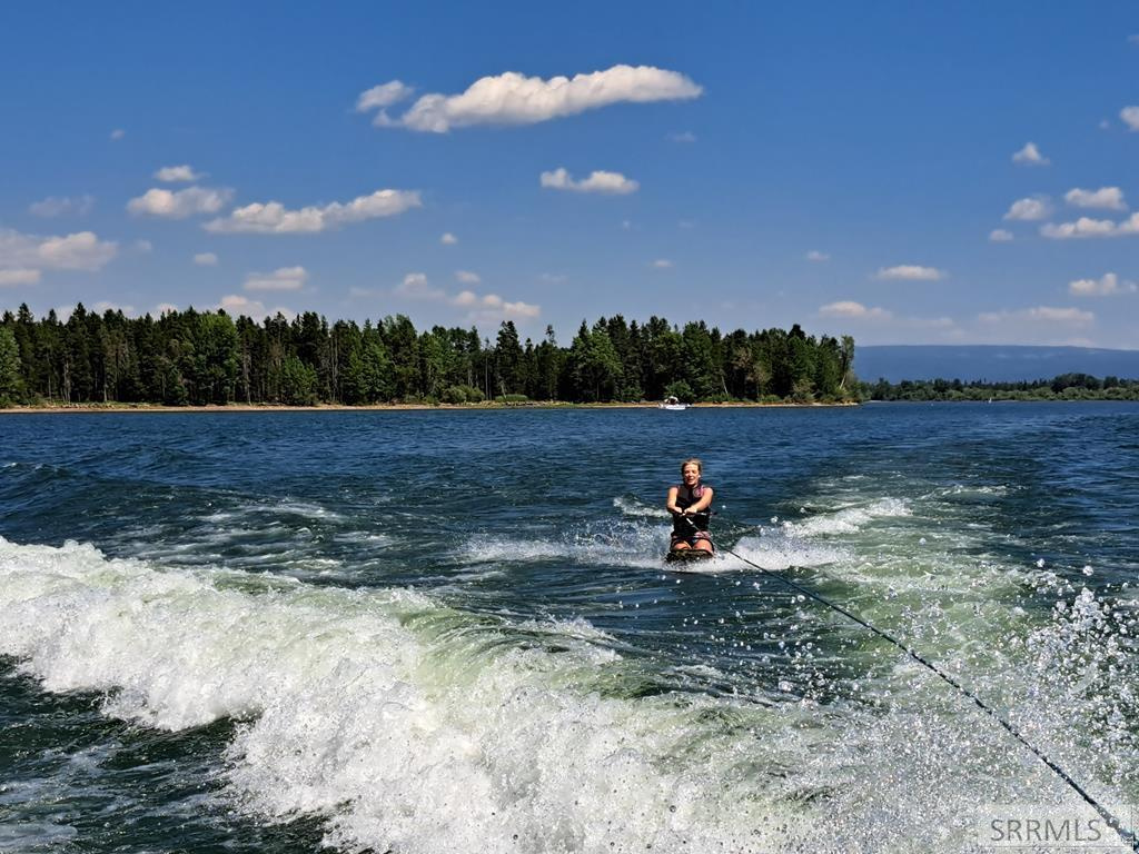 CENTENNIAL SHORES - Residential