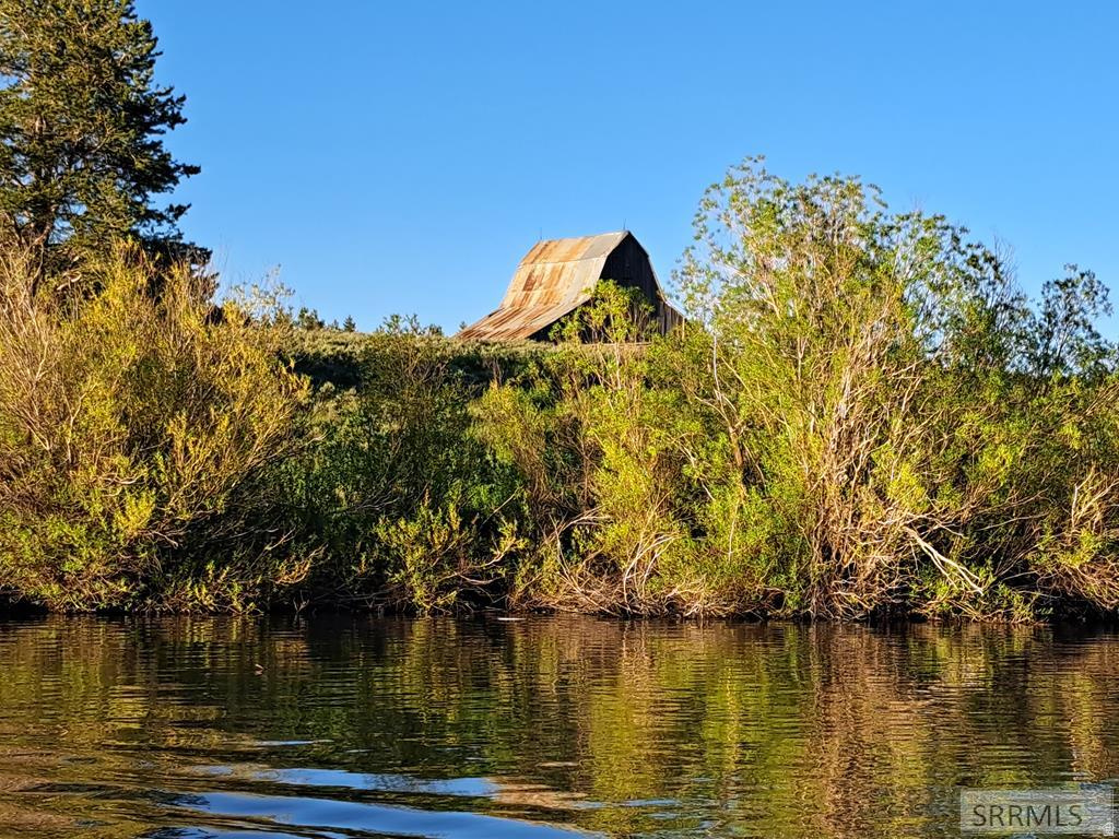 CENTENNIAL SHORES - Residential