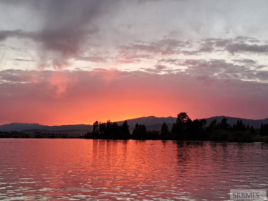 CENTENNIAL SHORES - Residential