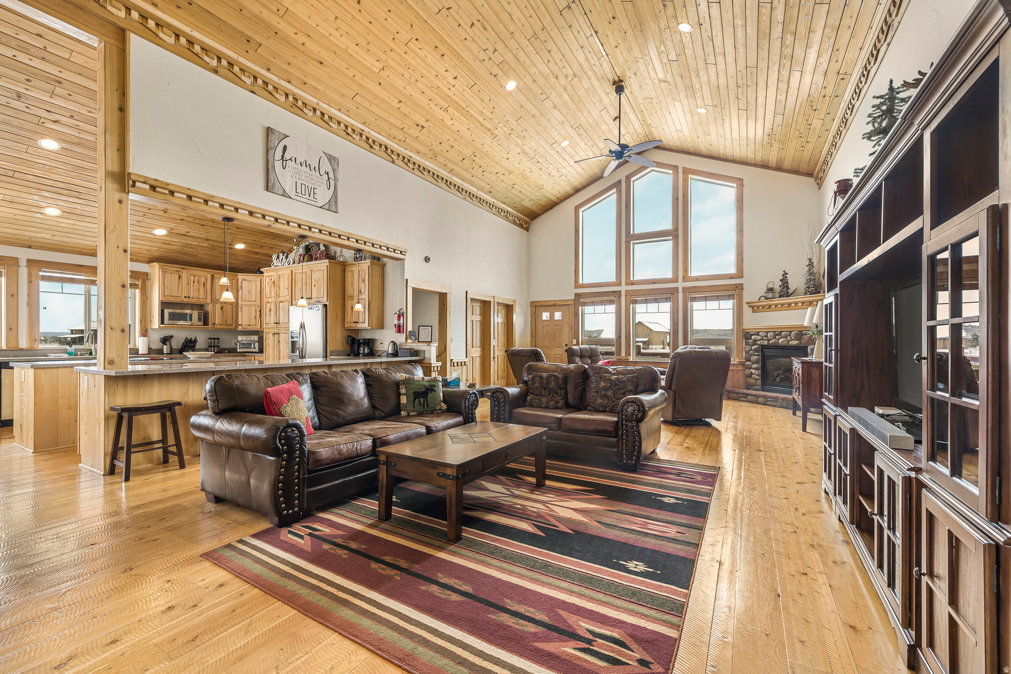 CENTENNIAL SHORES - Residential