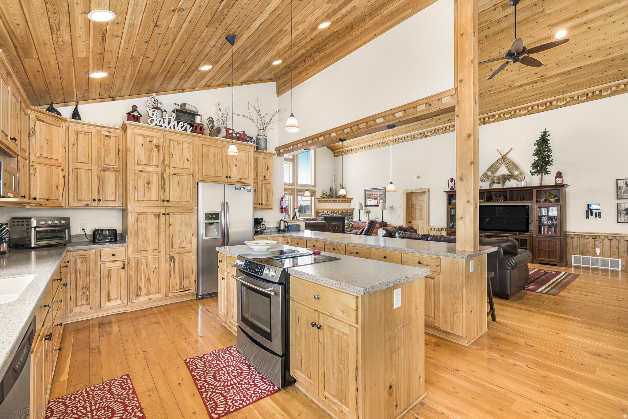 CENTENNIAL SHORES - Residential