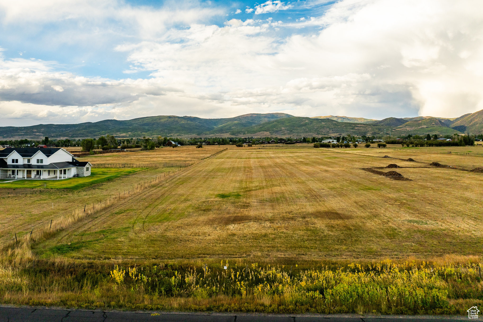 D-BAR SUBDIVISION - Land