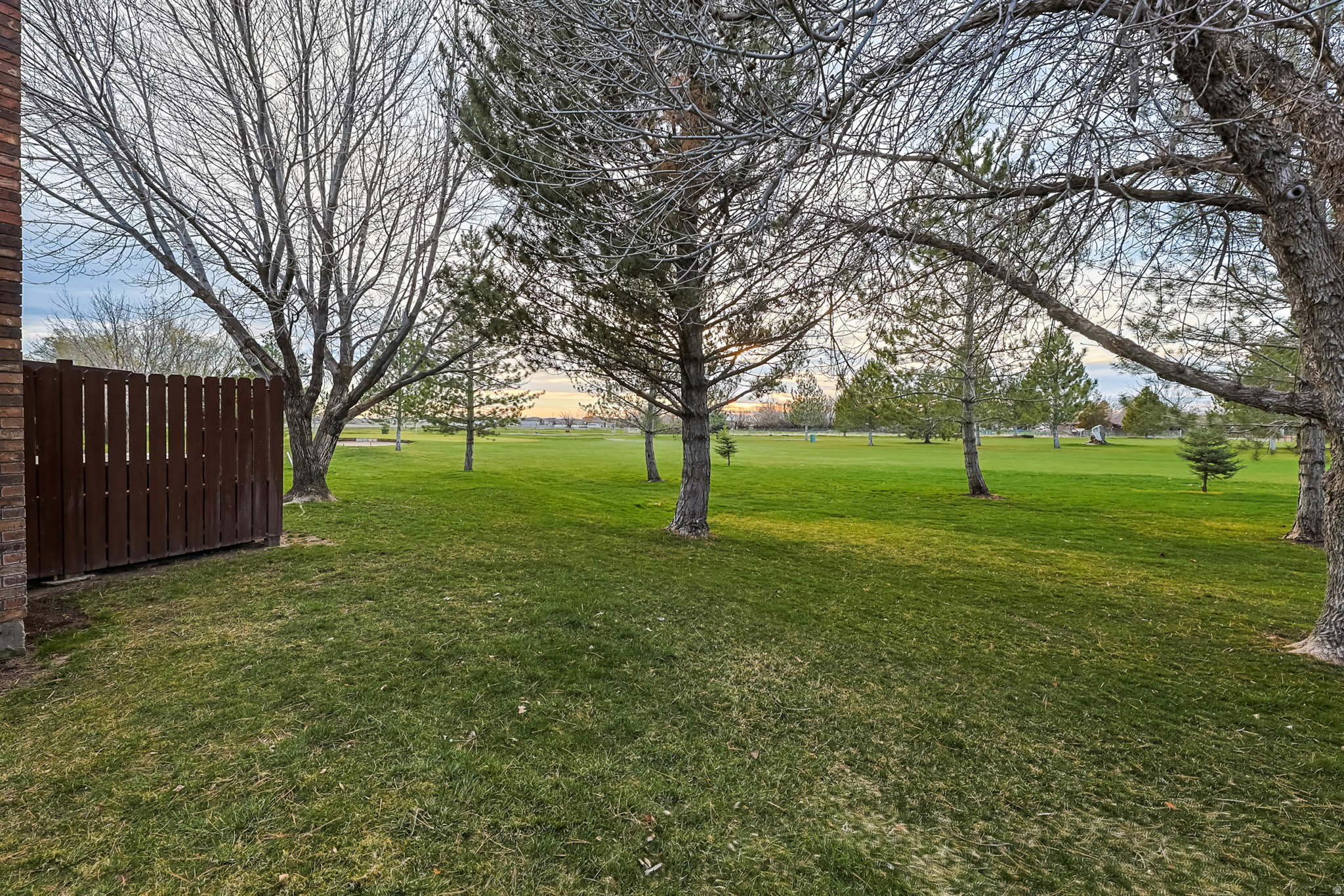 WHITE BARN - Residential Income