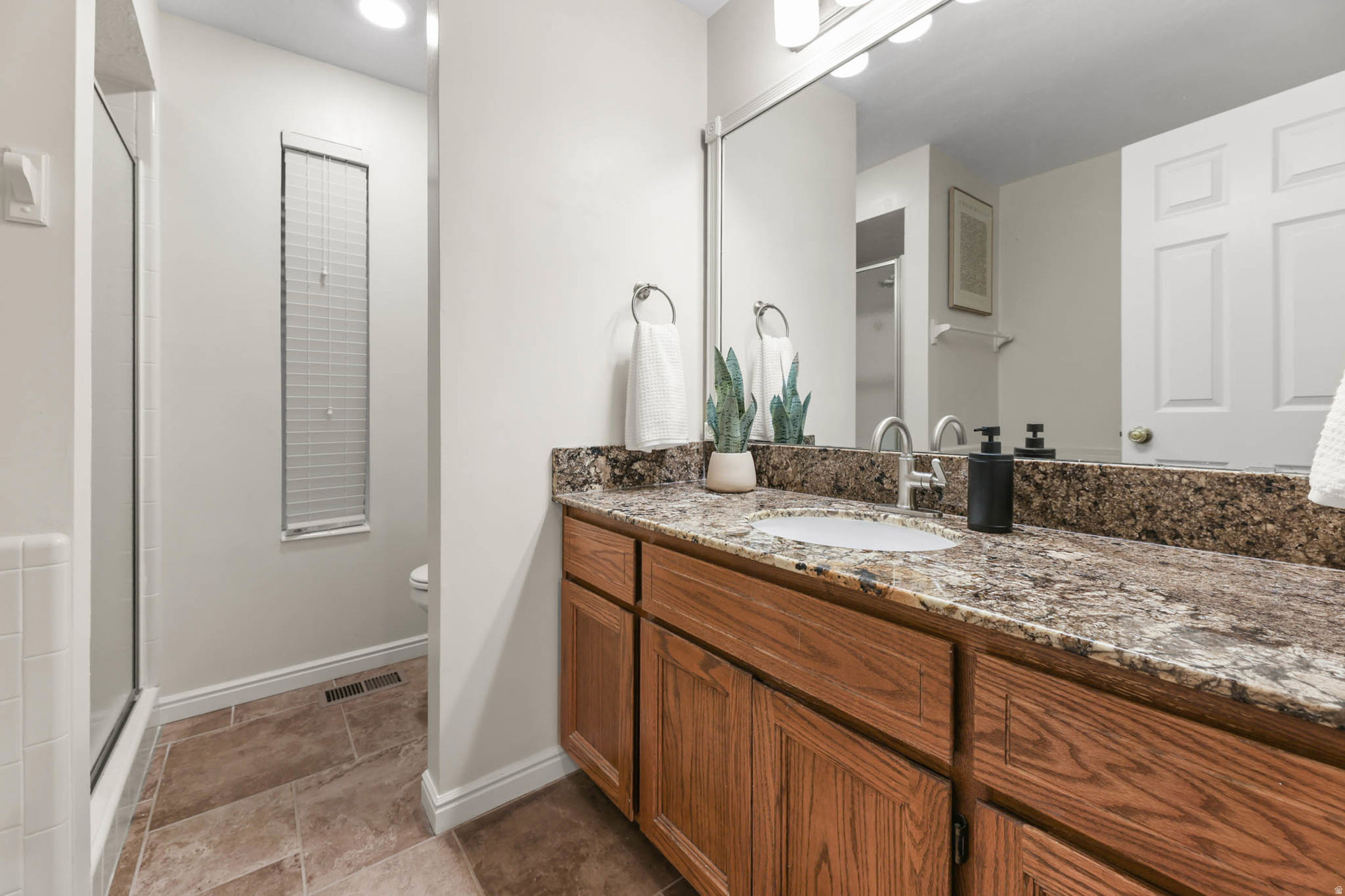 WHITE BARN - Residential Income