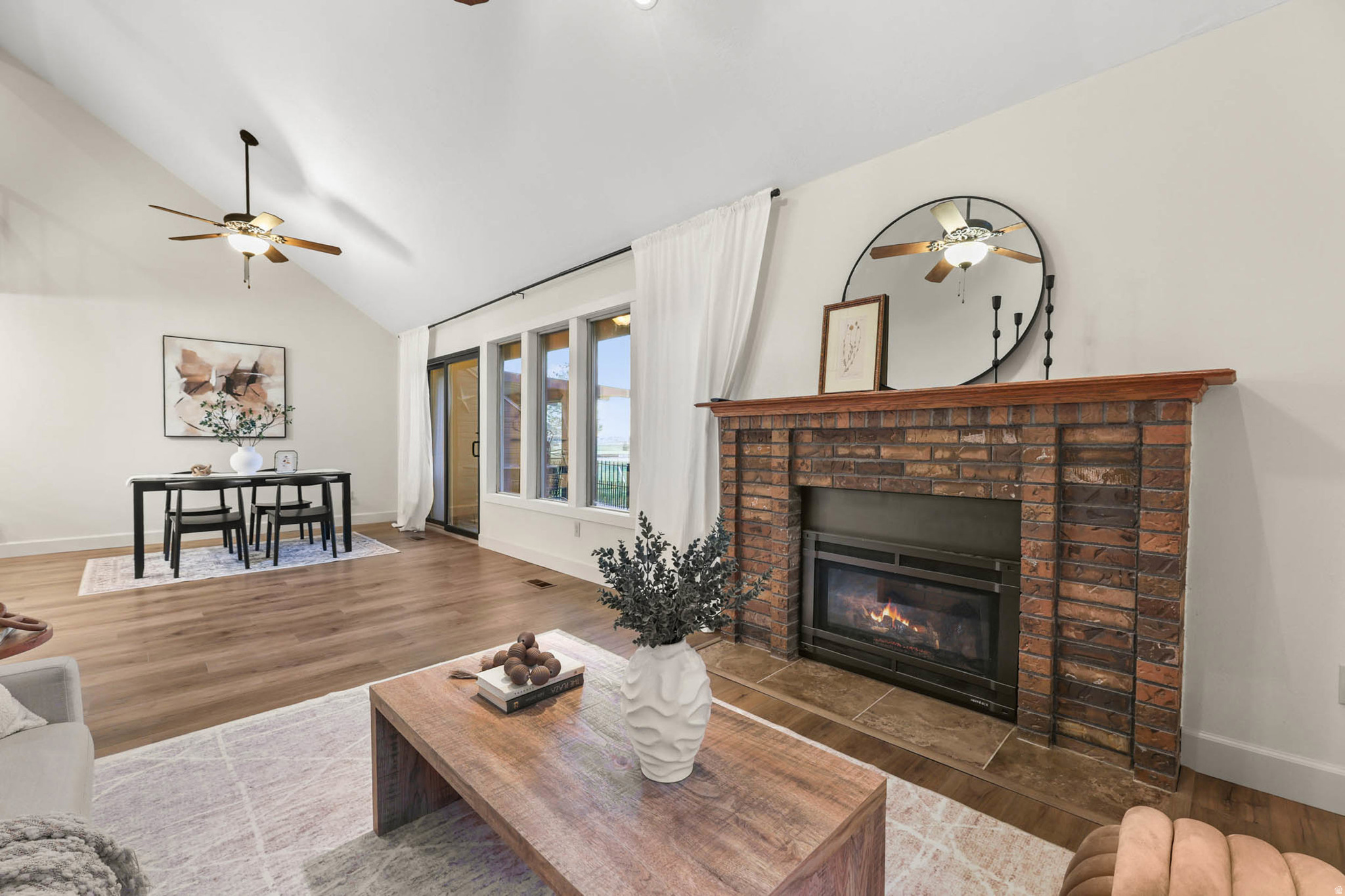 WHITE BARN - Residential Income