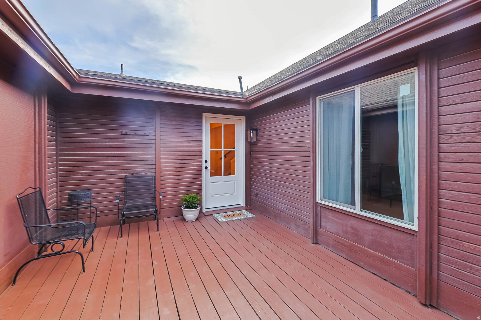 WHITE BARN - Residential Income