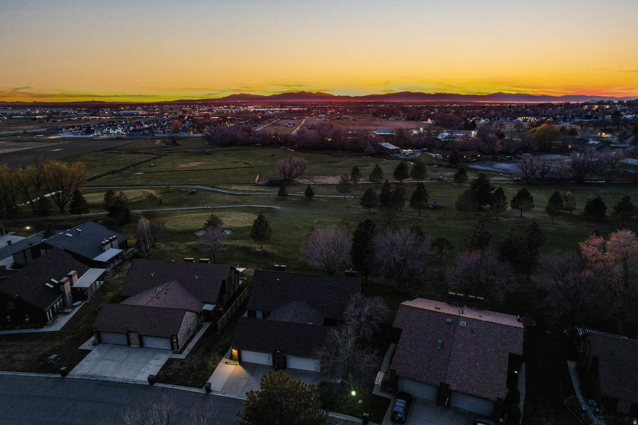 WHITE BARN - Residential Income