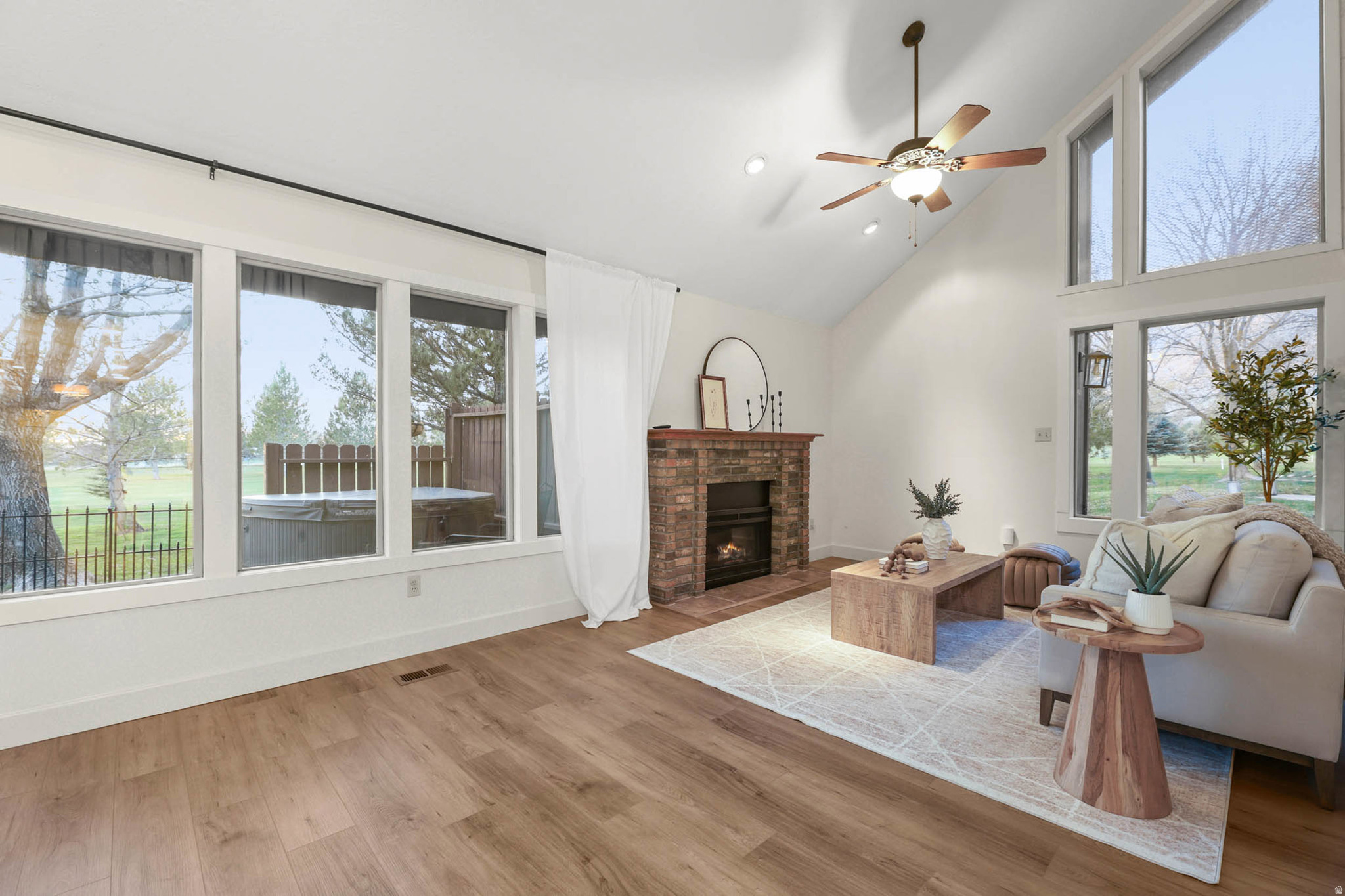 WHITE BARN - Residential Income