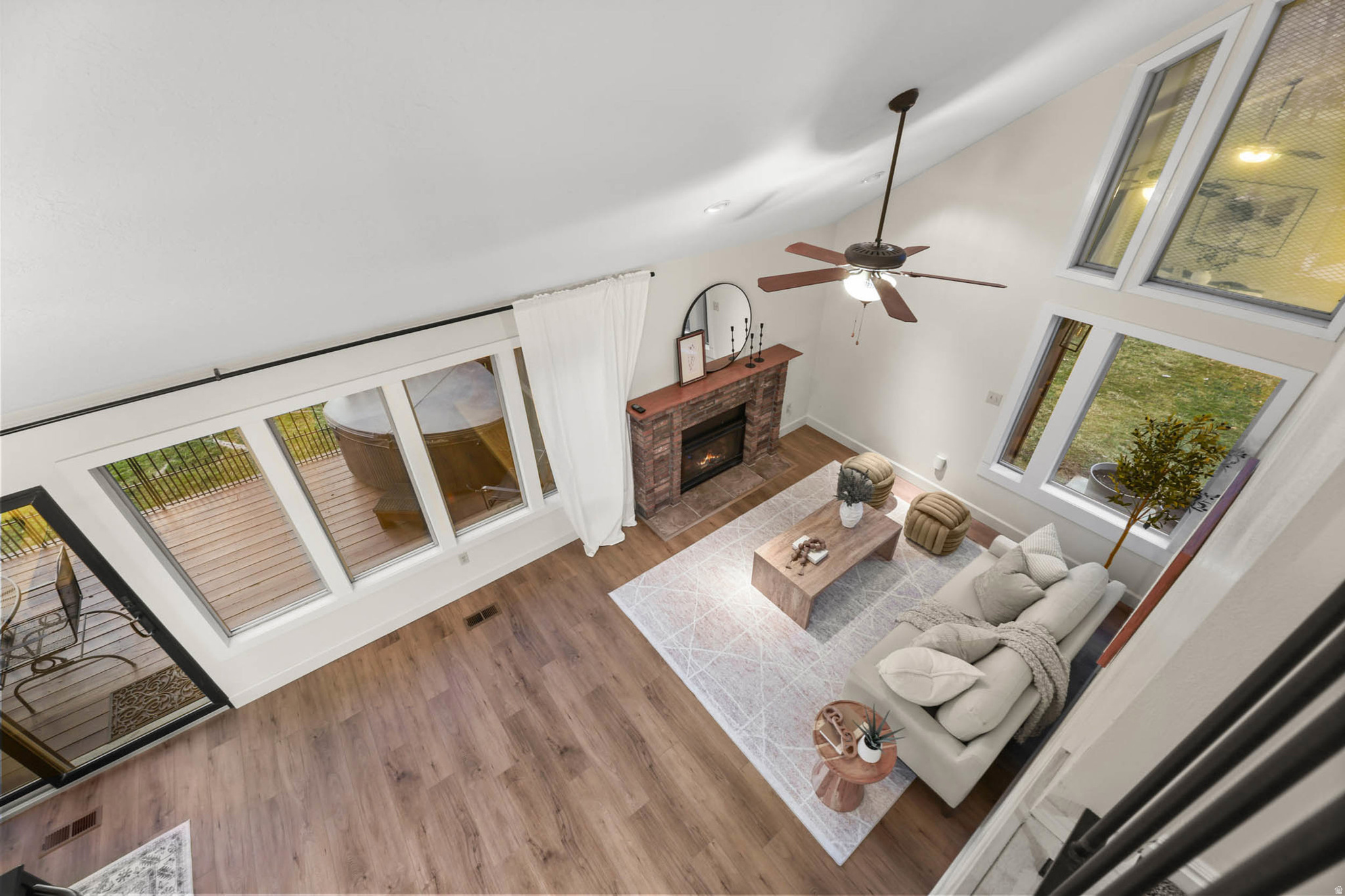 WHITE BARN - Residential Income