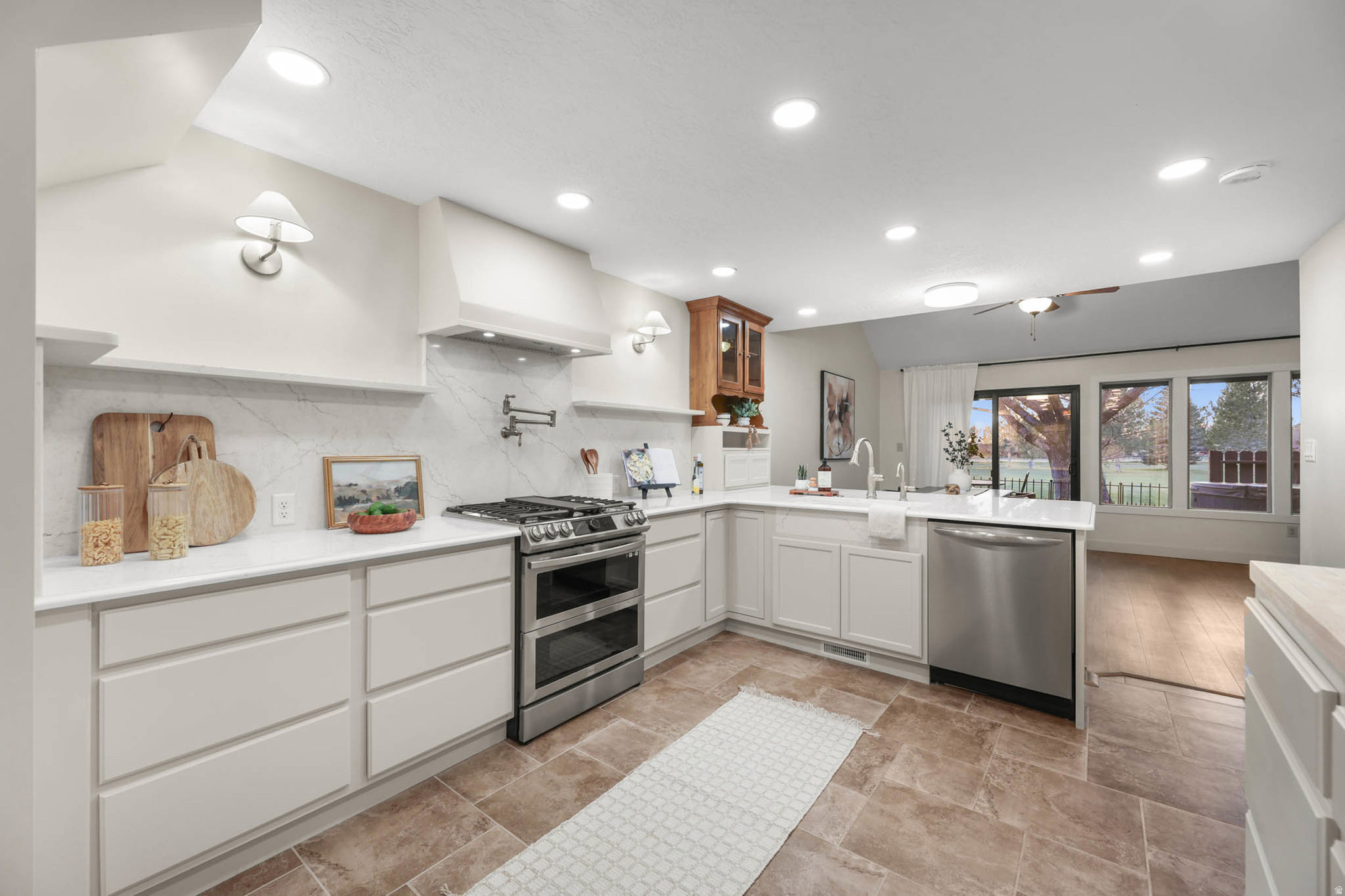 WHITE BARN - Residential Income