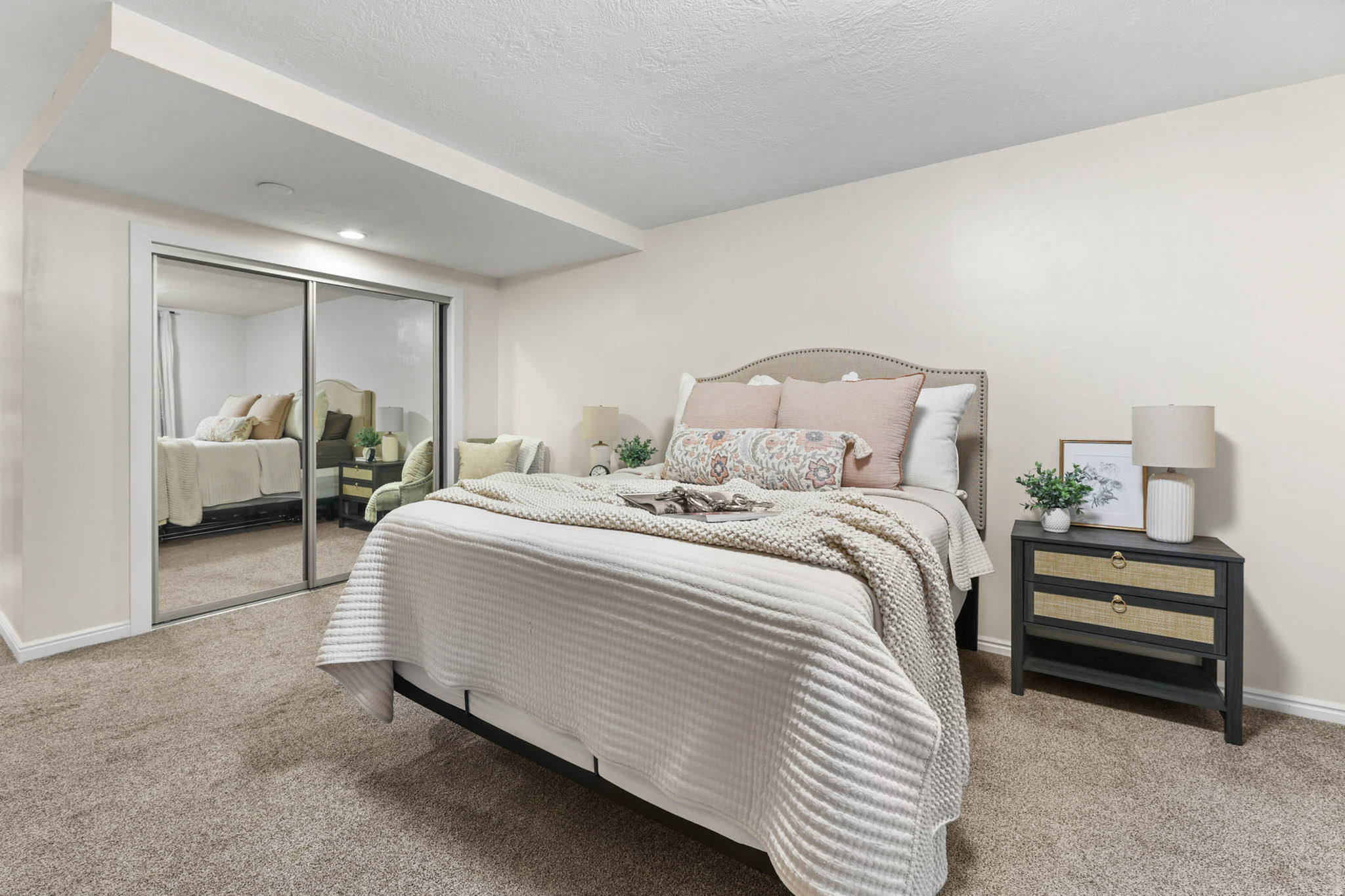 WHITE BARN - Residential Income