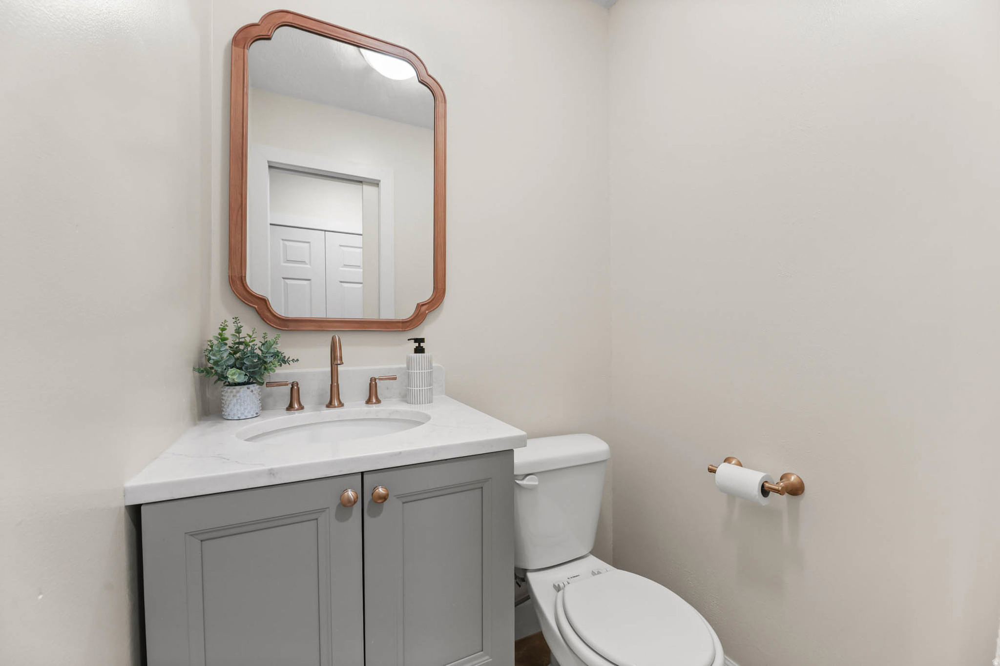 WHITE BARN - Residential Income