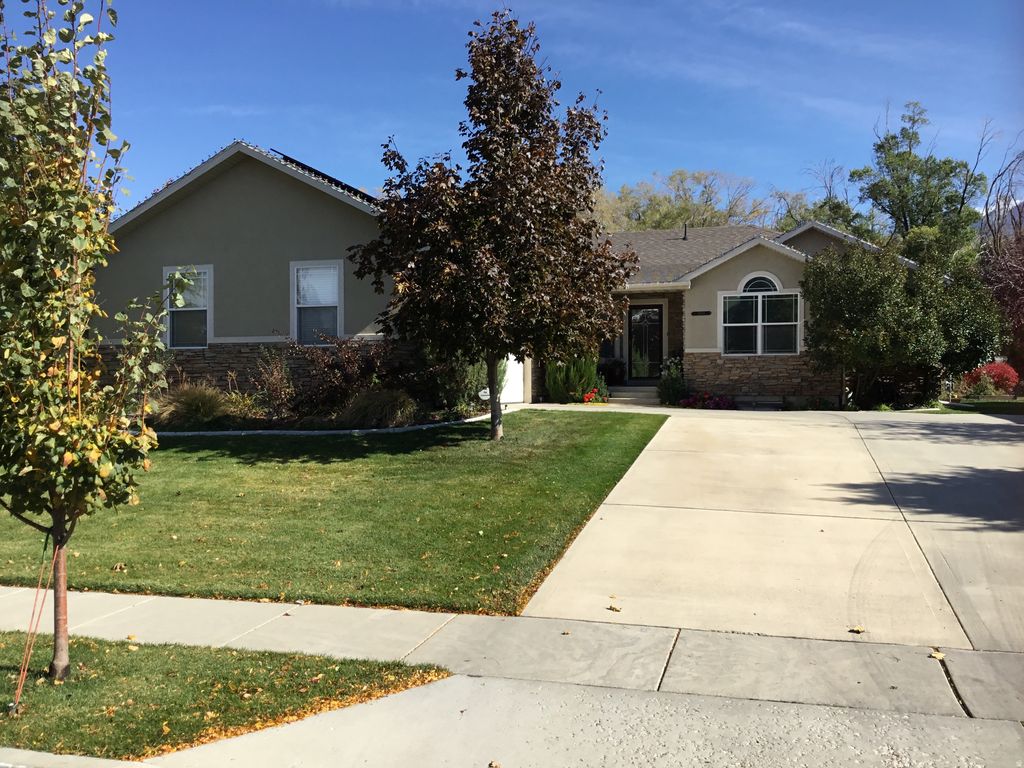 Photo of 10945 S HYRUM PL E, Sandy, UT 84070 (MLS # 2137334)