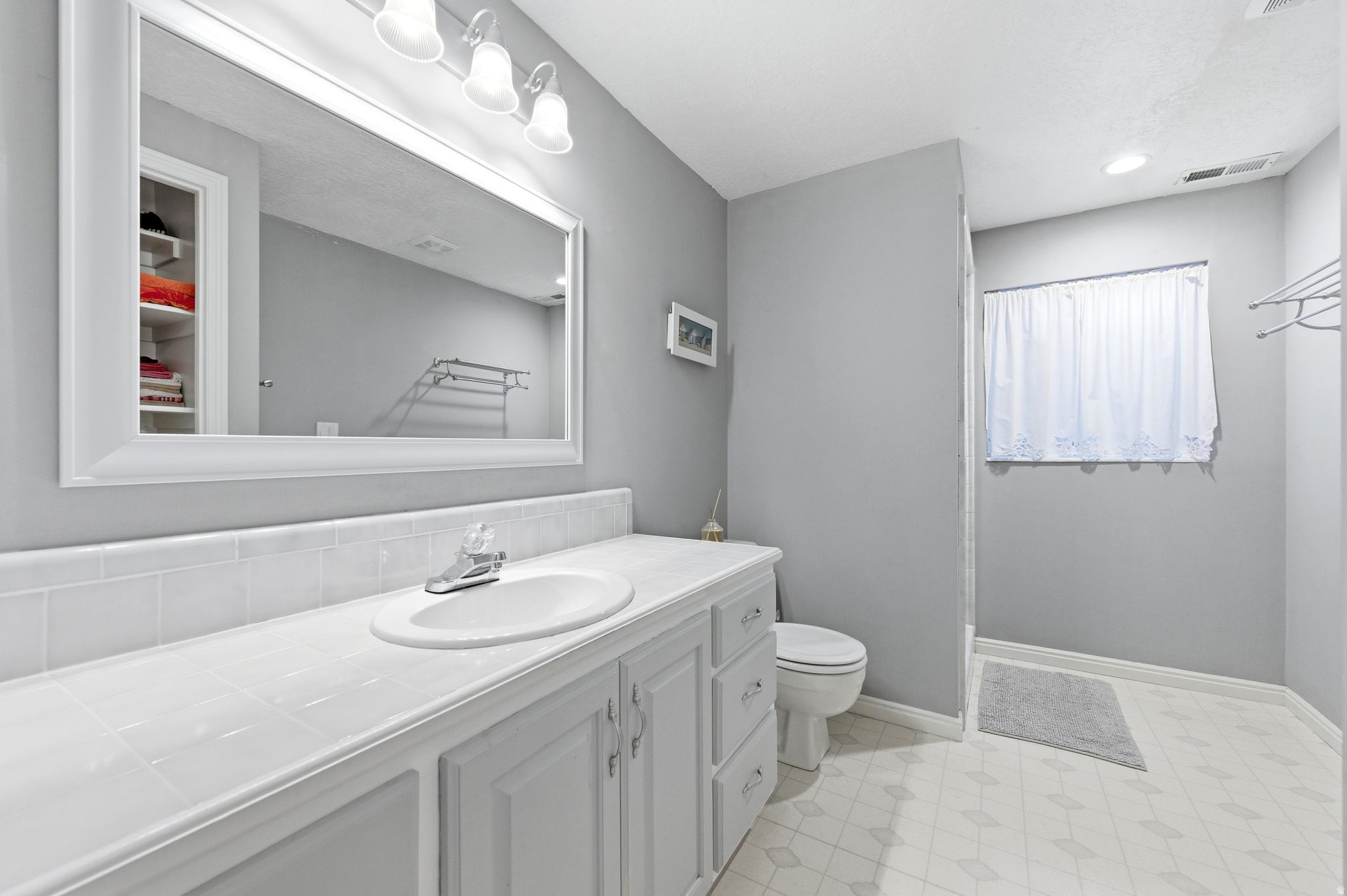 SUNSET RIDGE - Residential