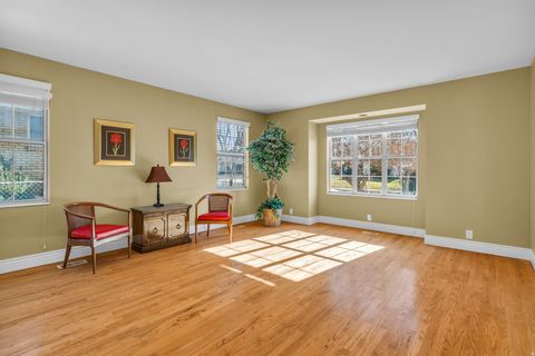 Tiny photo for 517 E HOLSTEIN WAY S, Murray, UT 84107 (MLS # 2134582)